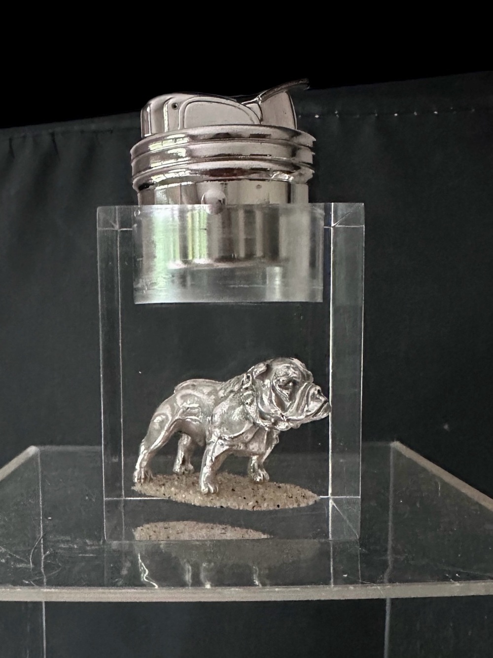 Vintage 1950’s Evans Art Deco Table lighter w Chrome Bulldog in Clearfloat base